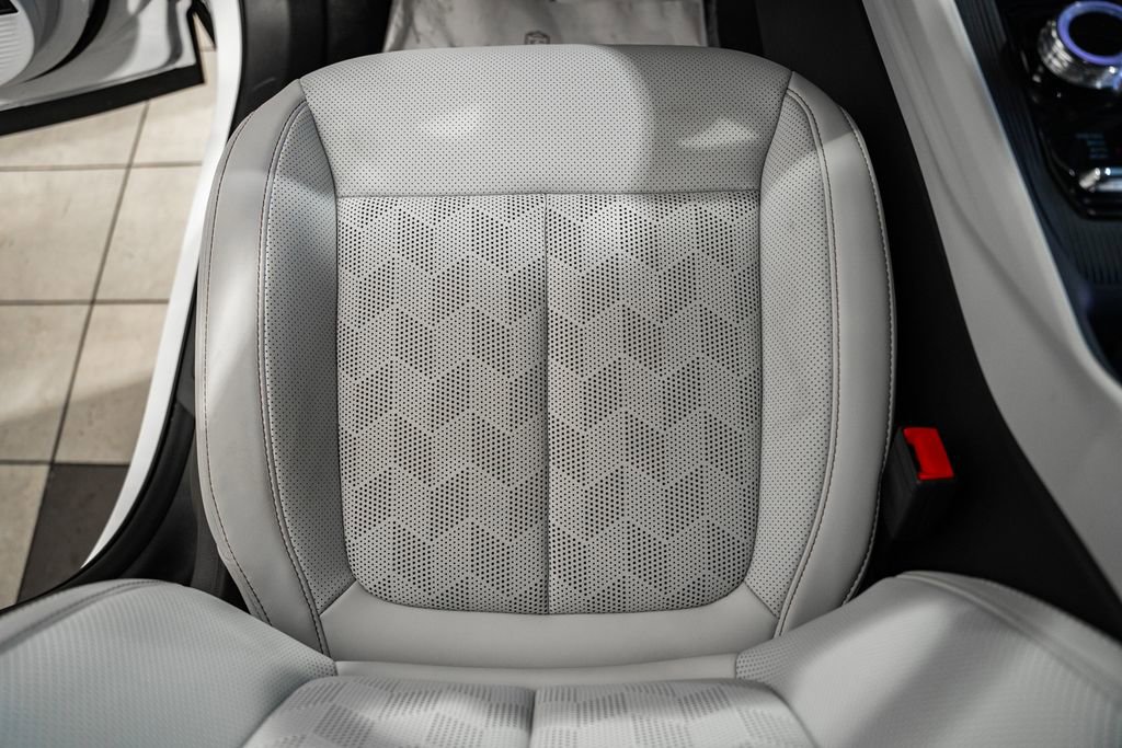 New 2026 Jeep Cherokee Overland w/ Advanced Pro Tech Group image 32