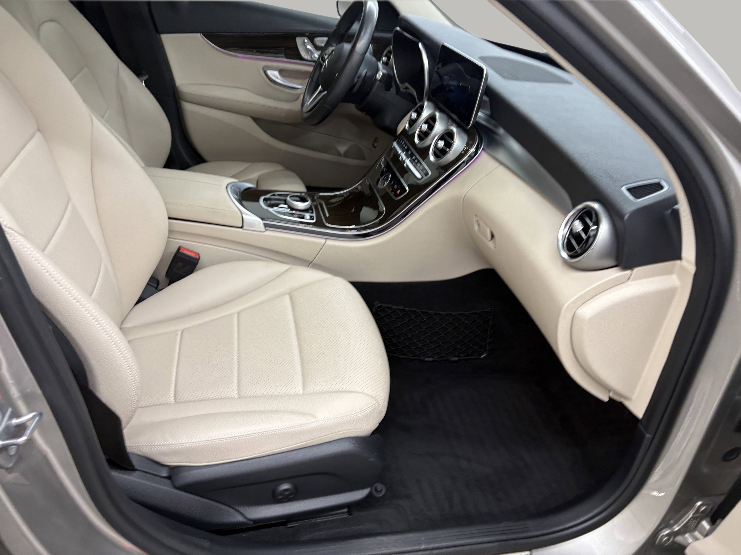 Used 2020 Mercedes-Benz C 300 4MATIC Sedan image 24