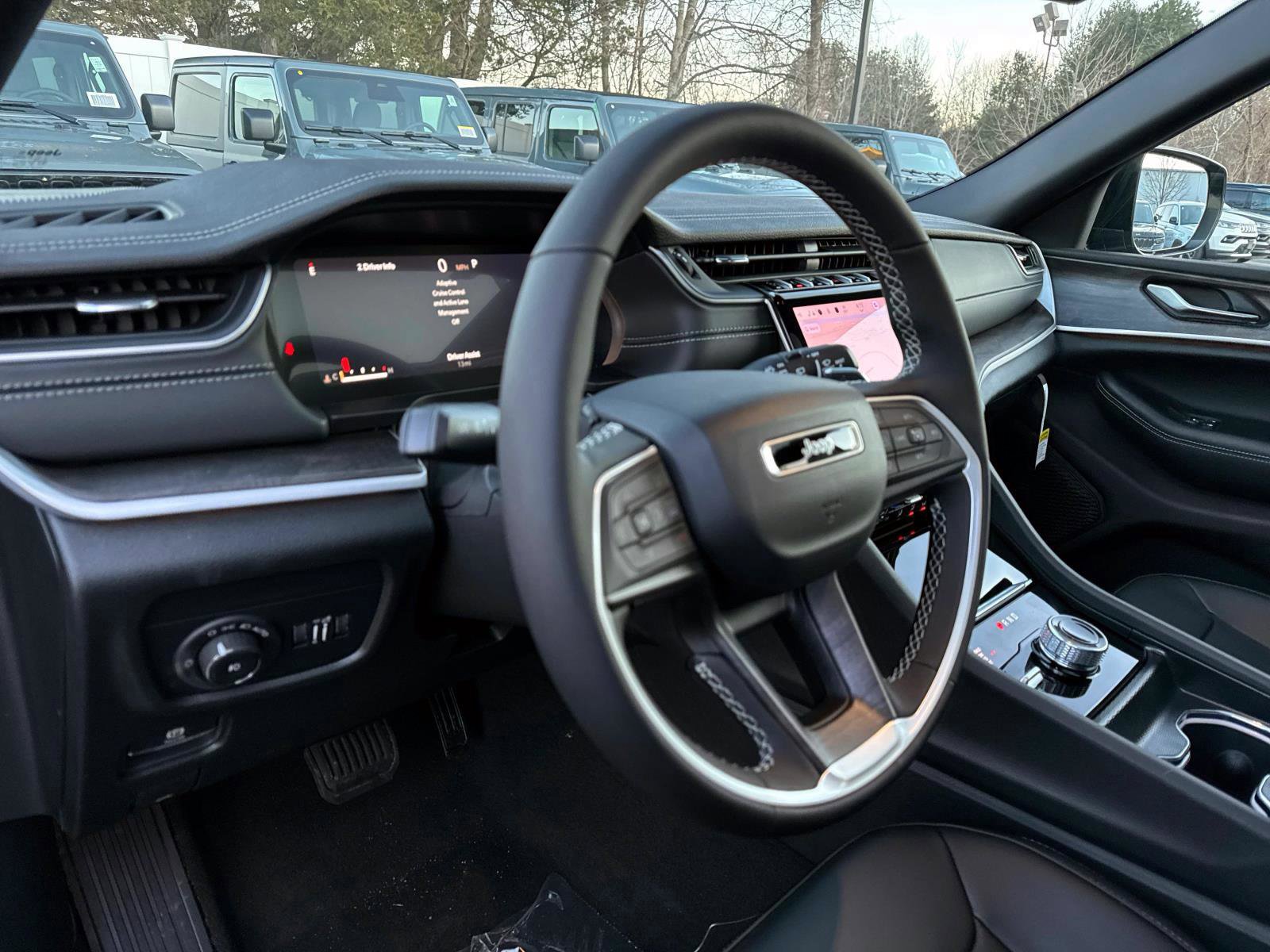 New 2025 Jeep Grand Cherokee Limited image 9