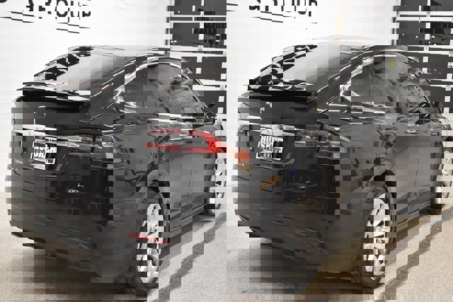 Used 2017 Tesla Model X image 4