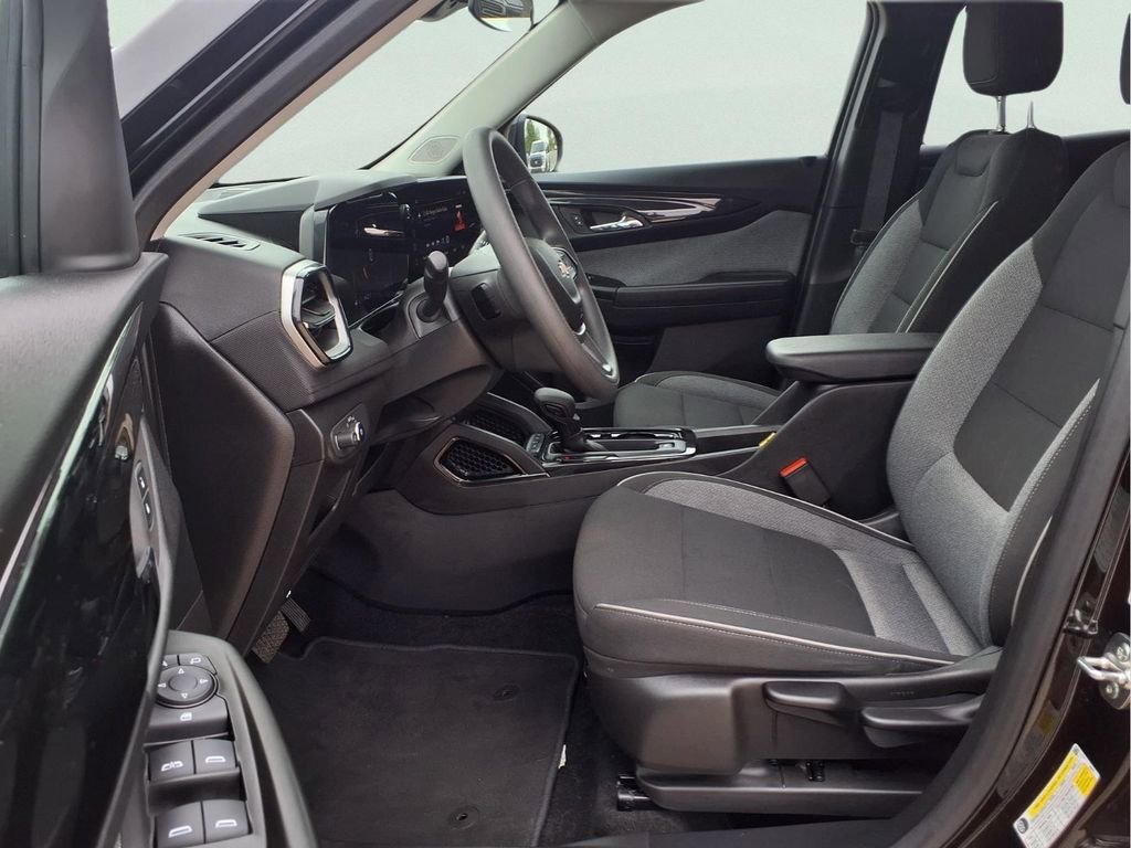 Used 2025 Chevrolet TrailBlazer LT AWD/4WD image 10