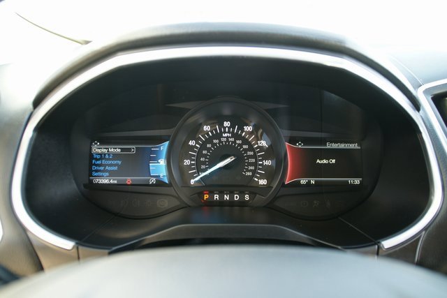 Used 2019 Ford Edge Titanium image 17