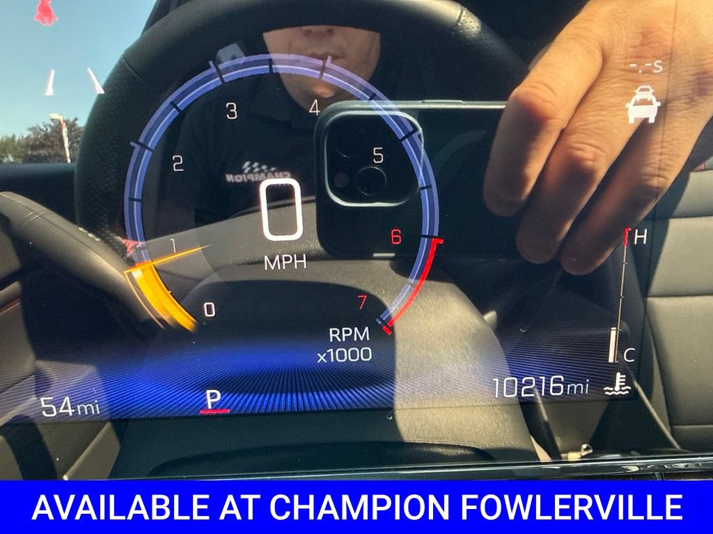 Used 2025 Chevrolet Trax RS w/ Sunroof Package FWD image 24