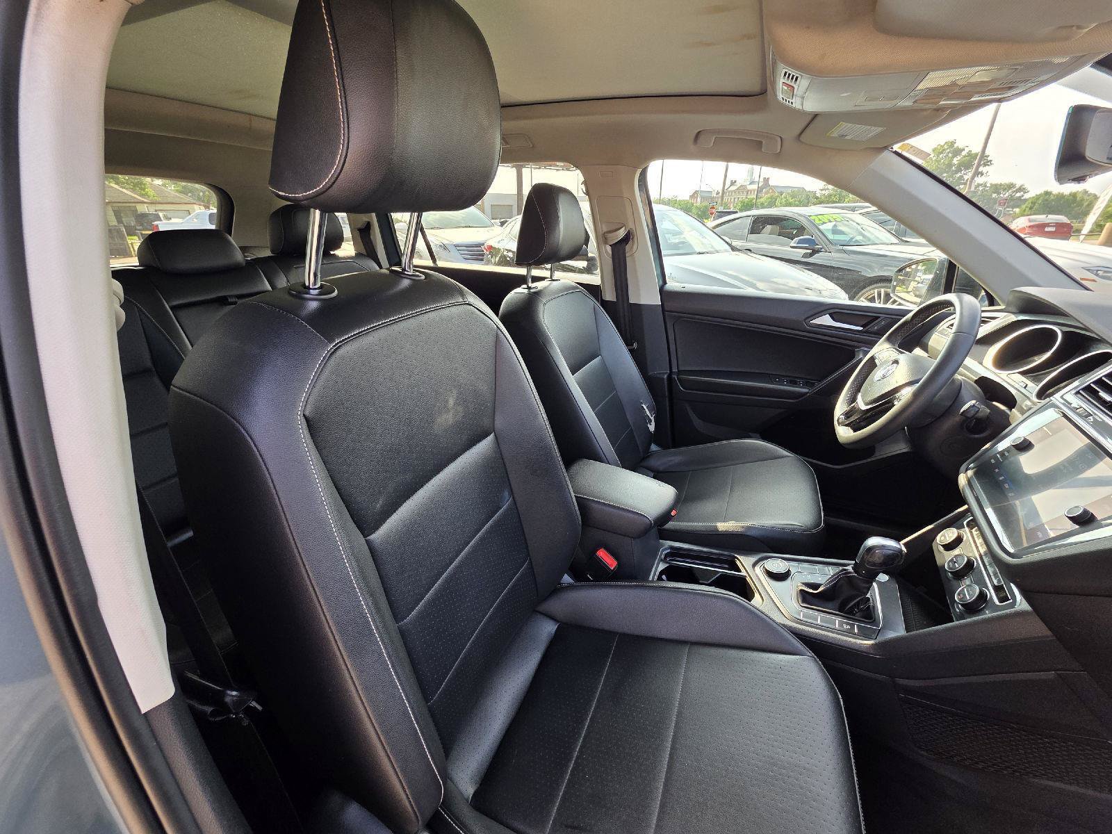 Used 2021 Volkswagen Tiguan SEL AWD/4WD image 27