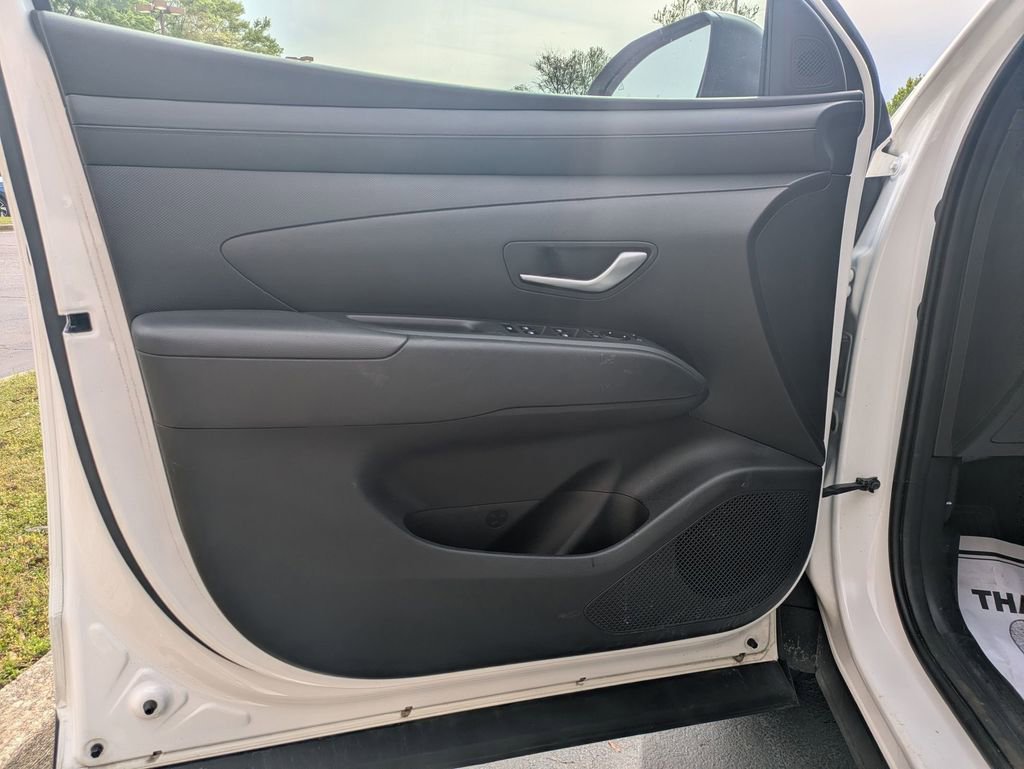 Used 2025 Hyundai Santa Cruz SEL FWD image 11