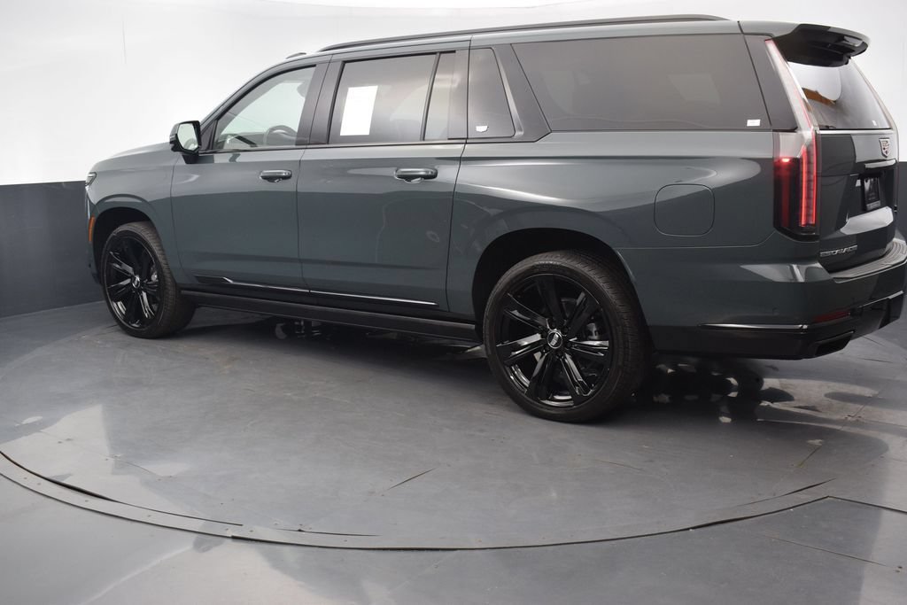 Certified 2026 Cadillac Escalade ESV Sport w/ Touring Package AWD/4WD image 4