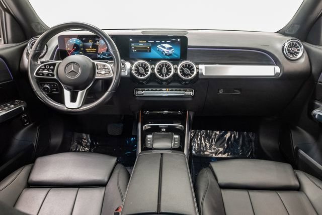 Used 2023 Mercedes-Benz GLB 250 4MATIC w/ Premium Package image 23
