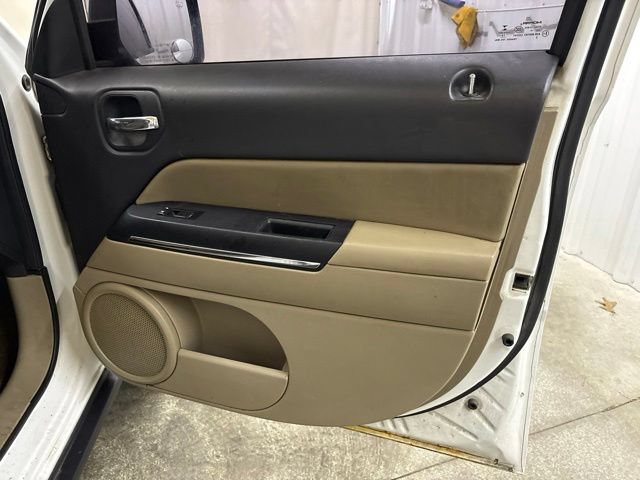 Used 2014 Jeep Patriot Limited w/ Sun/Sound Group AWD/4WD image 19