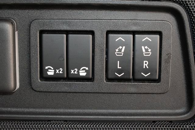 Used 2021 Cadillac Escalade Sport Platinum AWD/4WD image 16