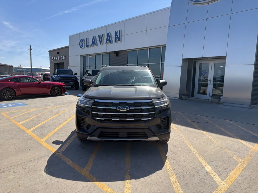 New 2026 Ford Explorer Active AWD/4WD image 2