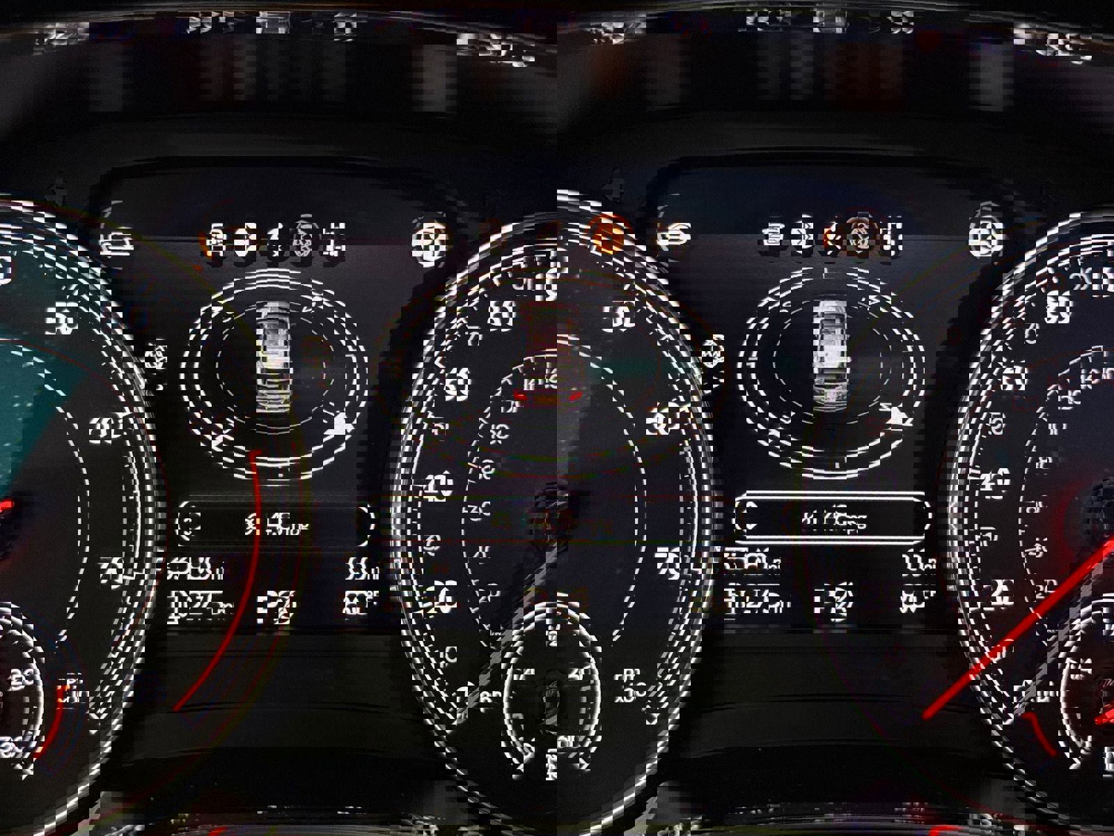 Used 2018 Bentley Bentayga image 78