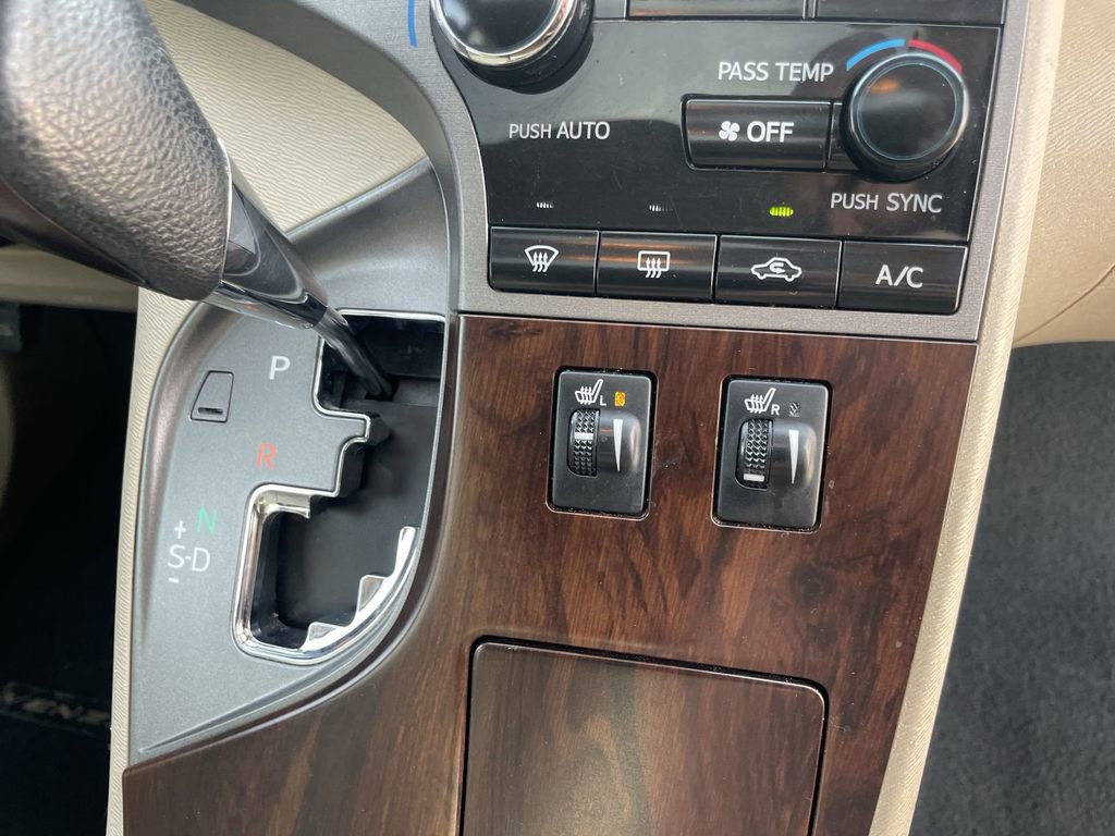 Used 2013 Toyota Venza XLE w/ XLE Premium Pkg image 26