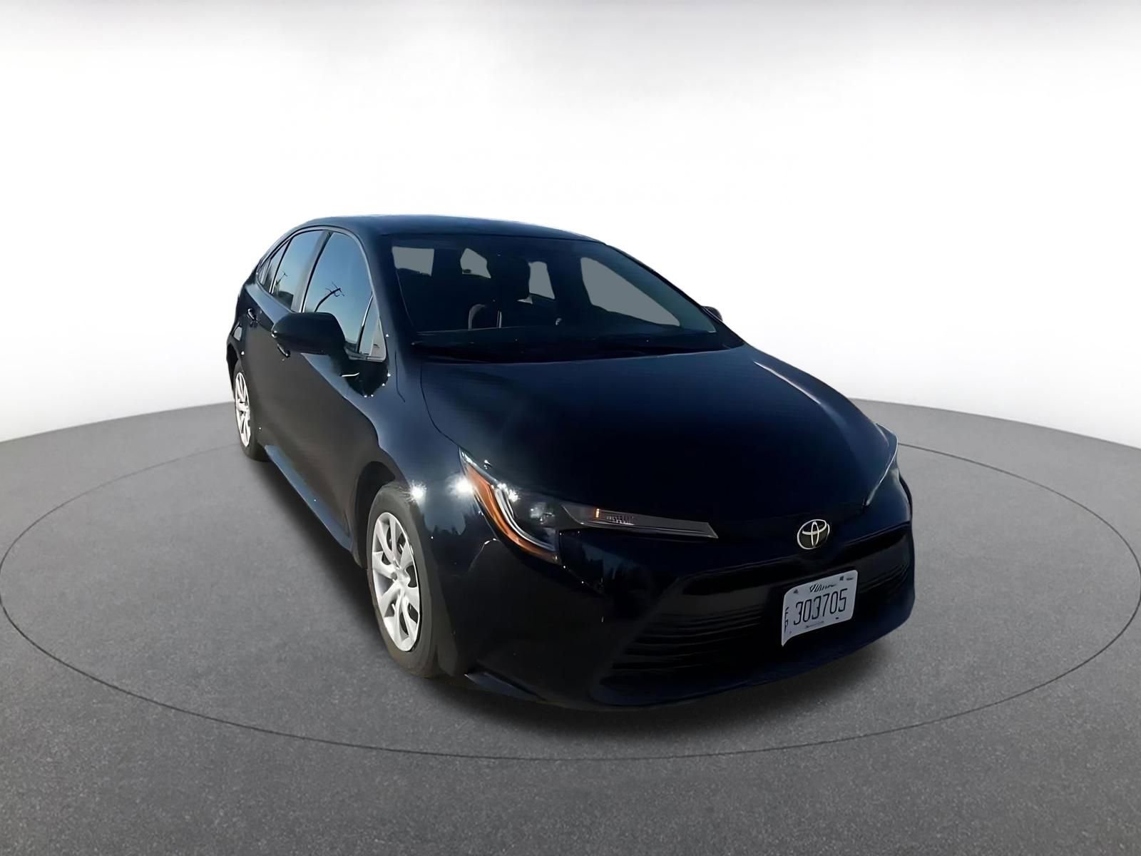 Used 2025 Toyota Corolla LE image 3