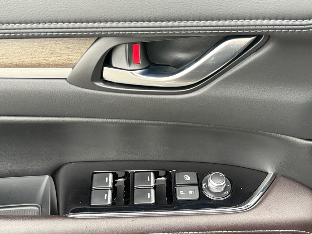 Used 2025 MAZDA CX-5 Signature image 11