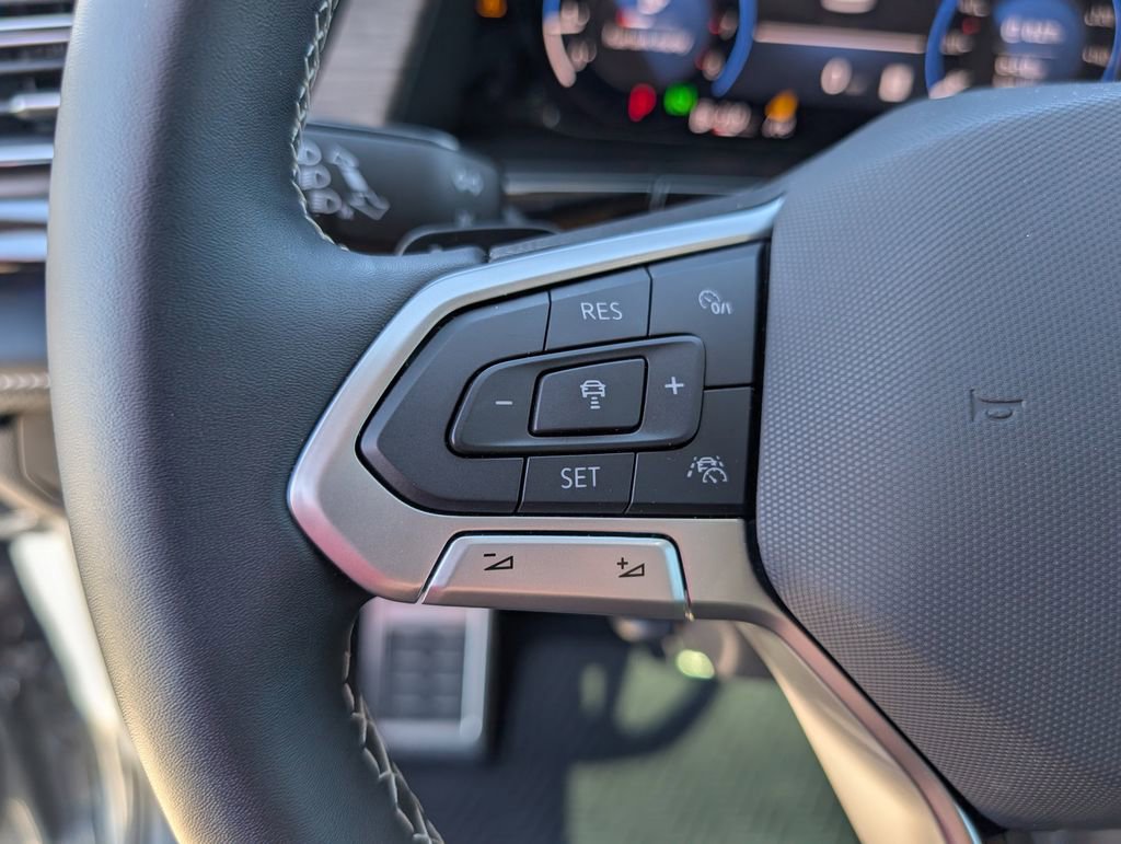 Used 2025 Volkswagen Atlas SEL image 15