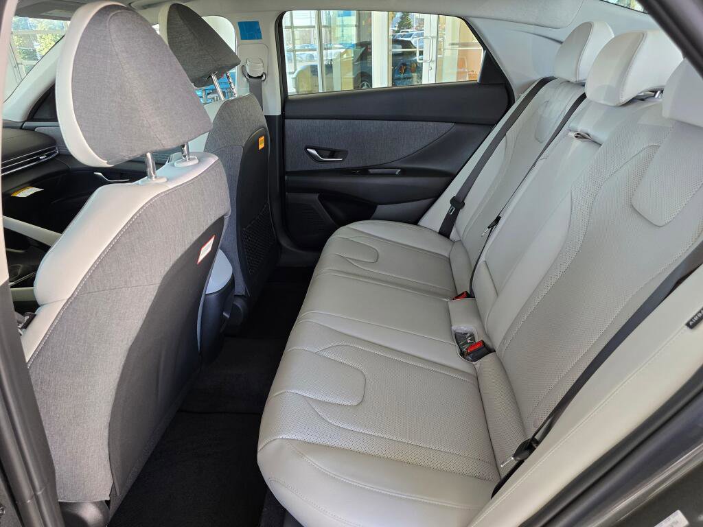 New 2026 Hyundai Elantra Limited image 37