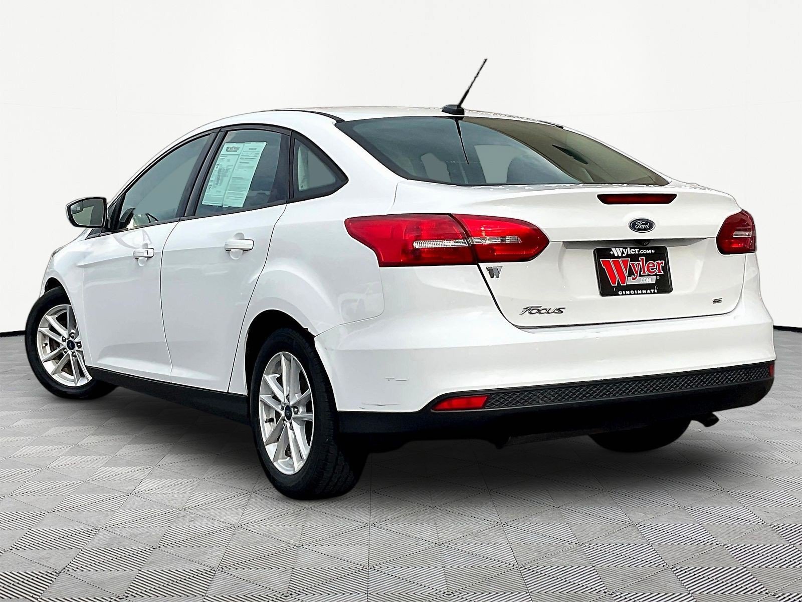 Used 2018 Ford Focus SE w/ Interior Protection Package FWD image 4