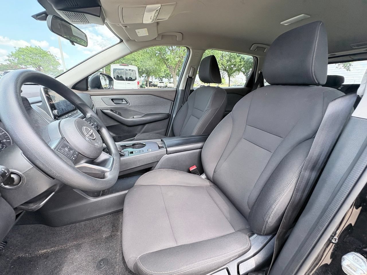 Used 2023 Nissan Rogue S FWD image 6