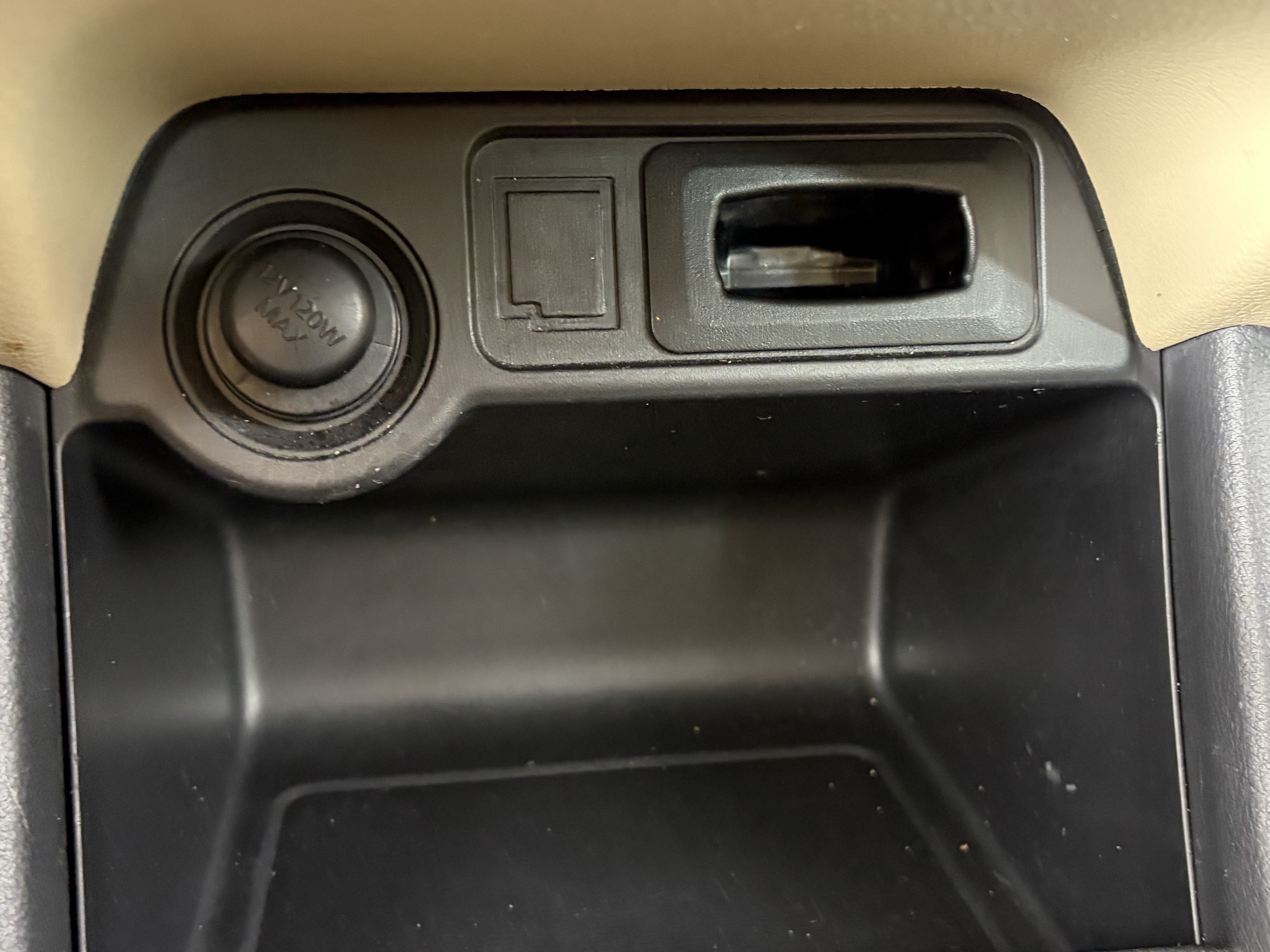 Used 2016 Mitsubishi Outlander SEL AWD/4WD image 22