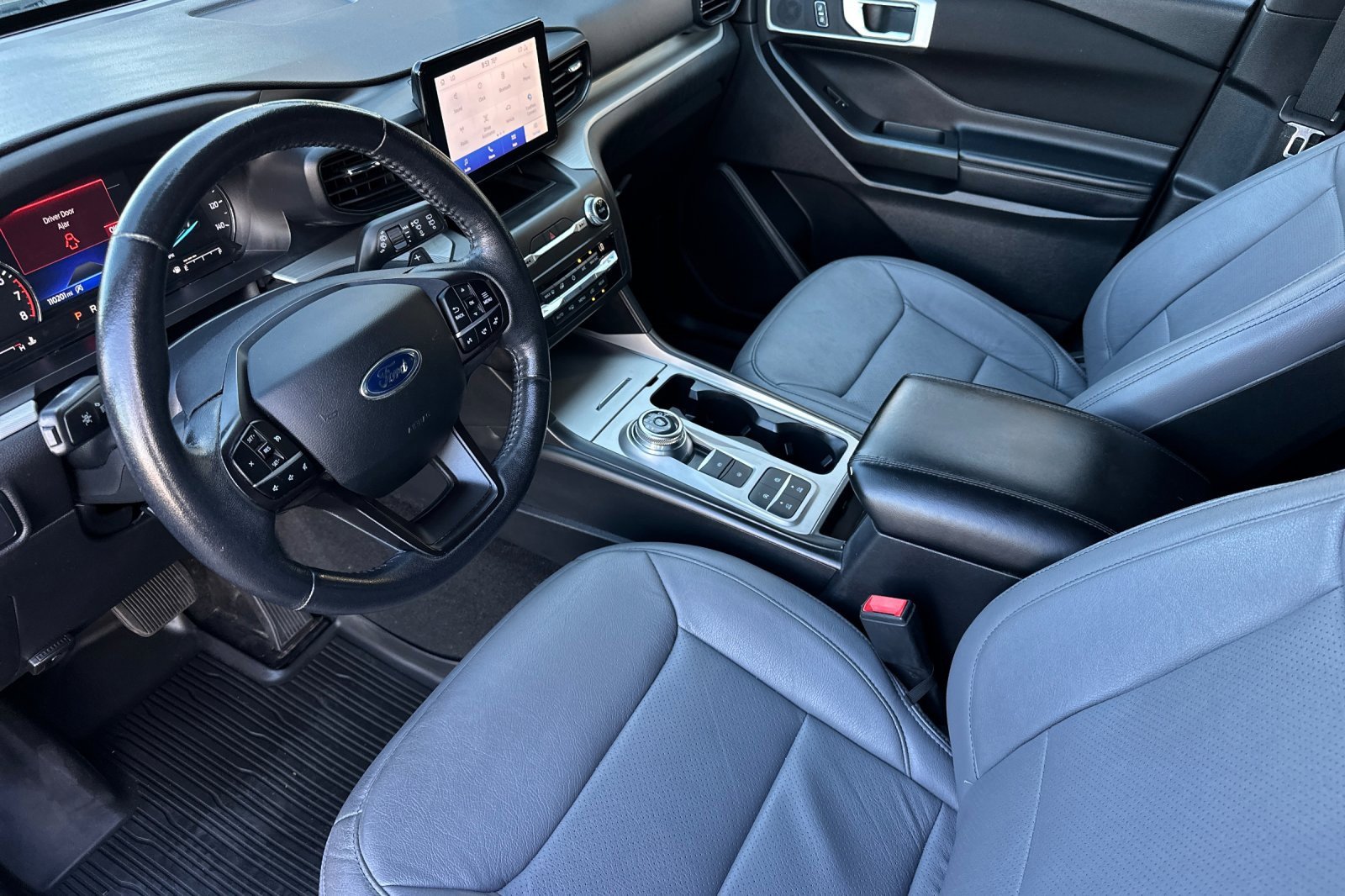 Used 2020 Ford Explorer XLT image 10