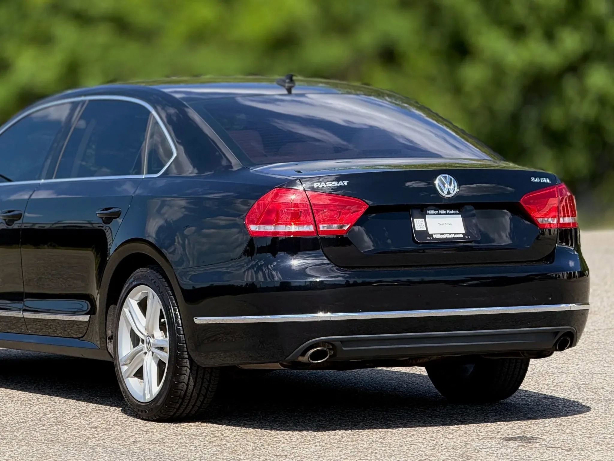 Used 2012 Volkswagen Passat 3.6 SEL Premium image 16