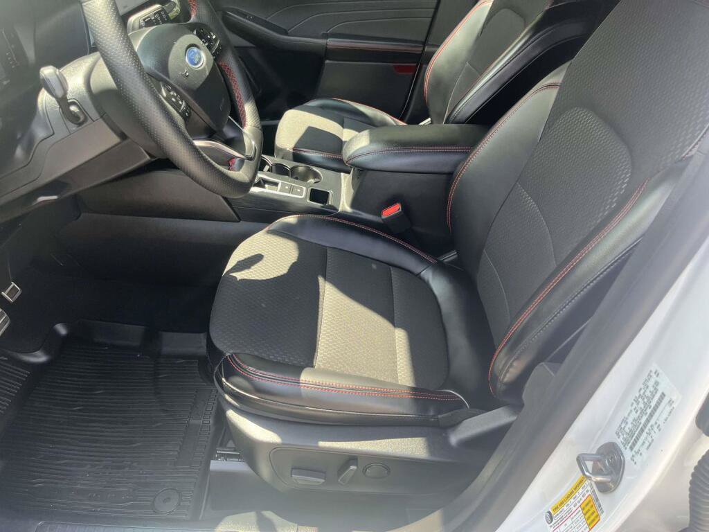 Used 2023 Ford Escape ST-Line w/ Tech Pack #1 FWD image 16