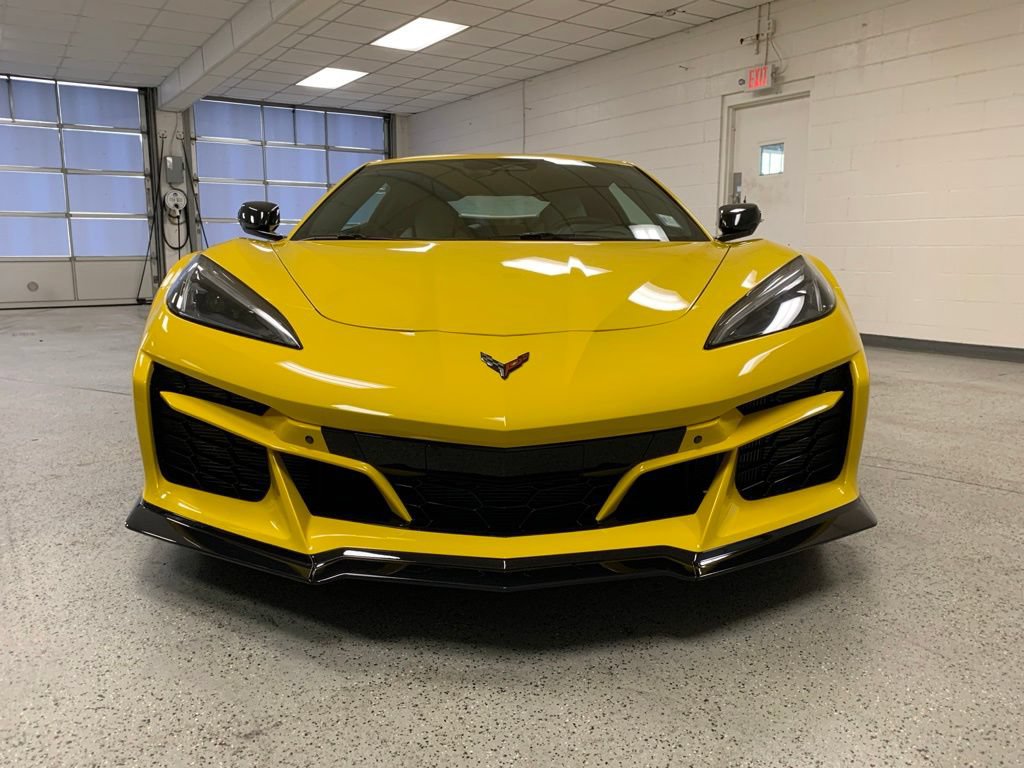 Used 2025 Chevrolet Corvette E-Ray AWD/4WD image 4