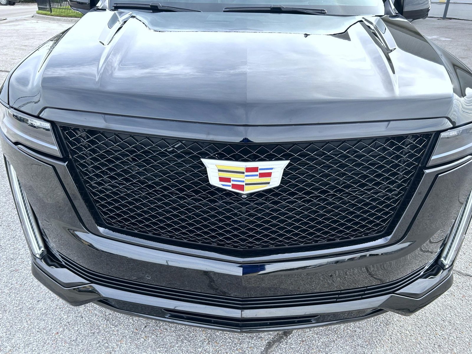 Certified 2022 Cadillac Escalade Sport AWD/4WD image 9