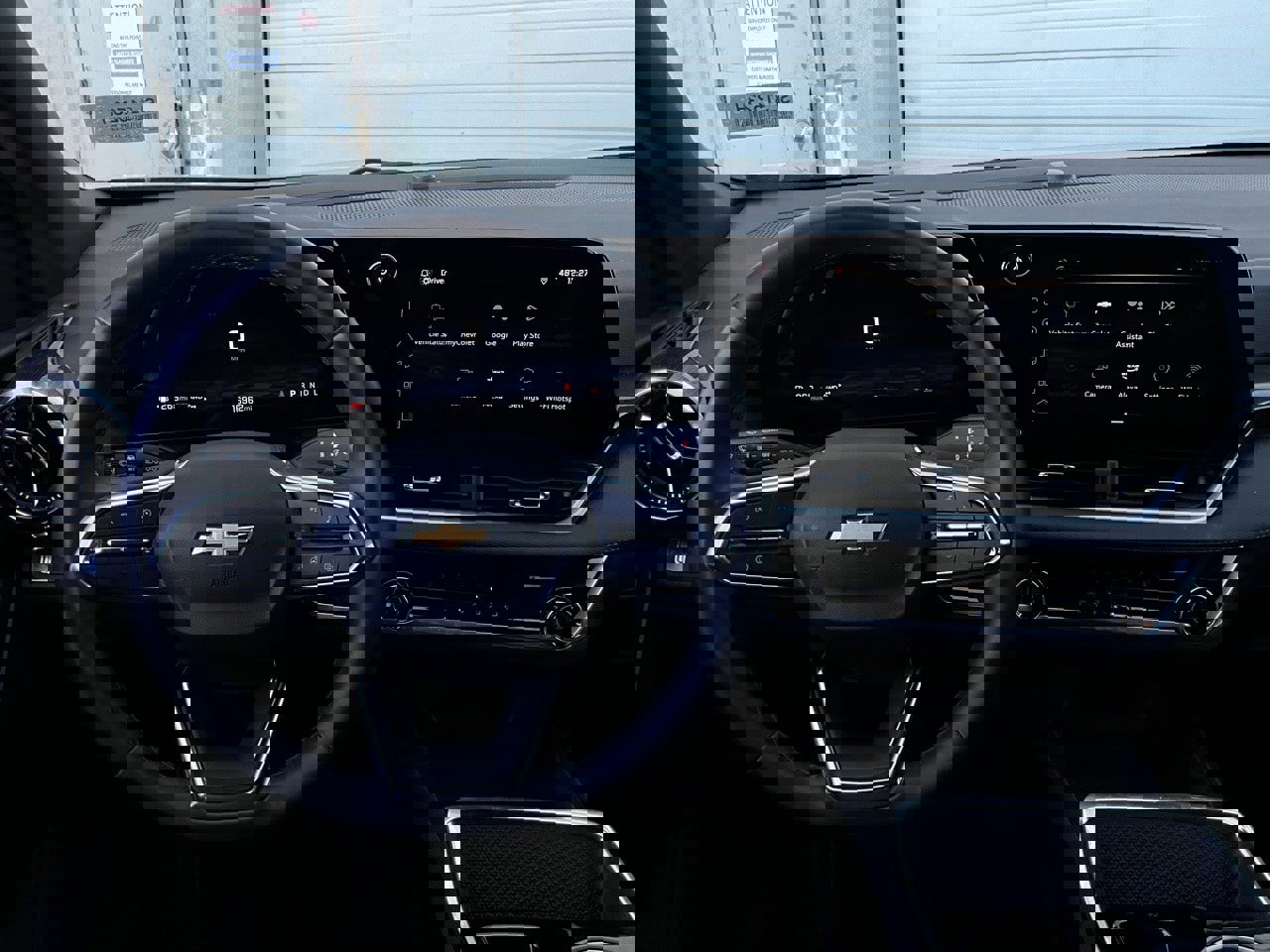 Used 2025 Chevrolet Equinox LT image 13