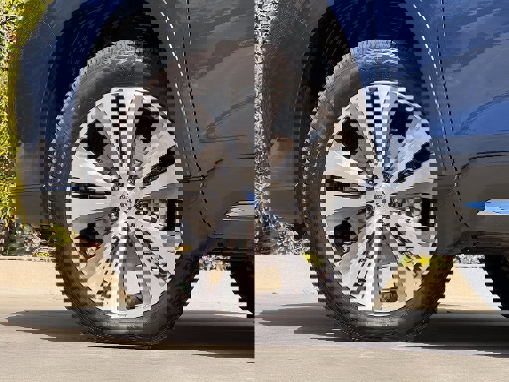 Used 2021 Subaru Ascent Touring w/ Popular Package #2A image 8