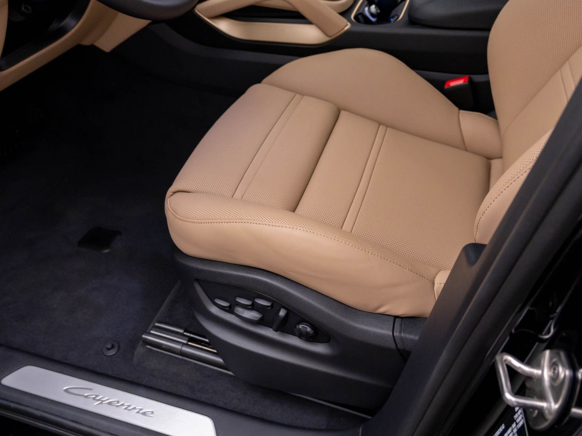 New 2026 Porsche Cayenne AWD/4WD image 18