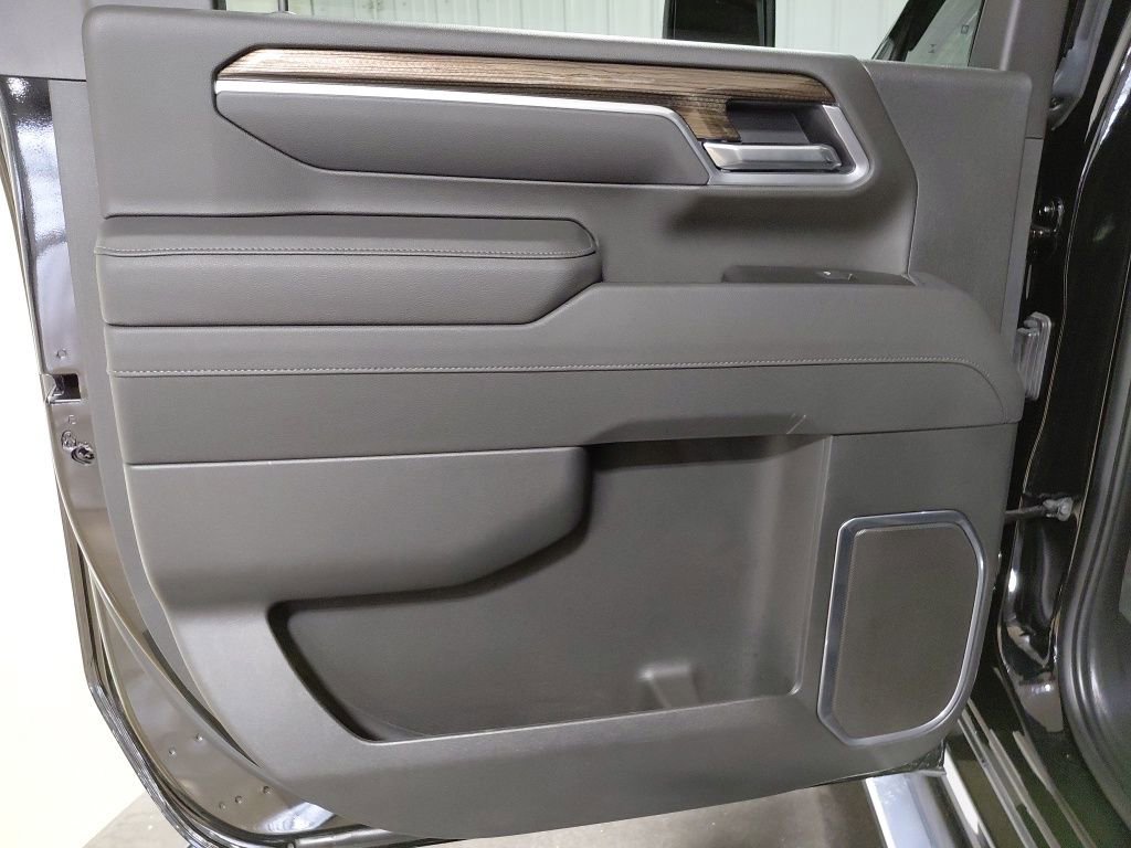 Certified 2025 Chevrolet Silverado 3500 LT w/ Z71 Chrome Sport Edition image 17