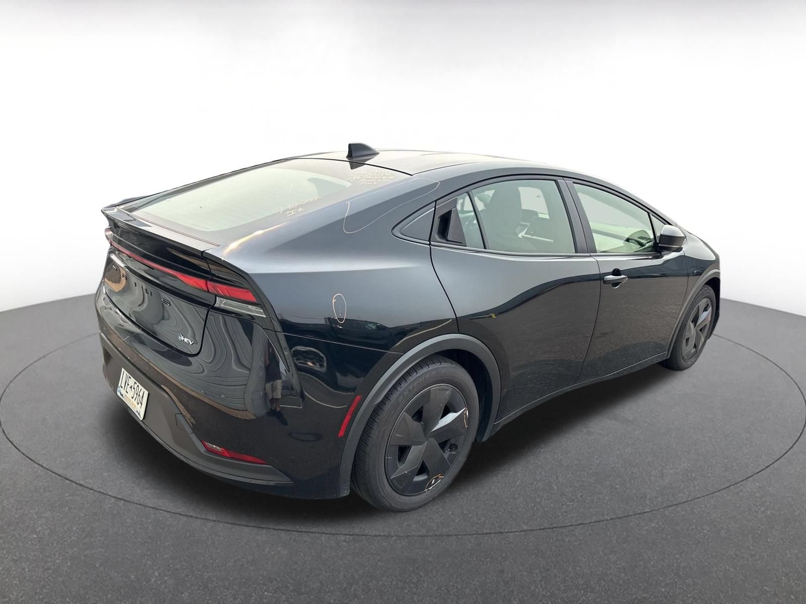 Used 2025 Toyota Prius LE FWD image 13