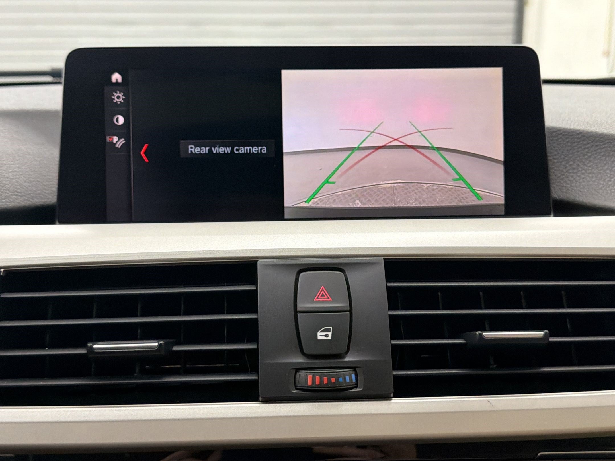 Used 2018 BMW 320i Sedan RWD image 22
