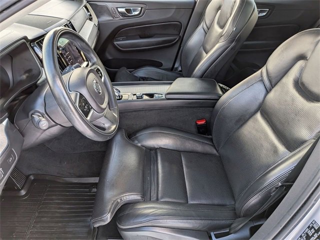 Used 2022 Volvo XC60 B5 Inscription image 12