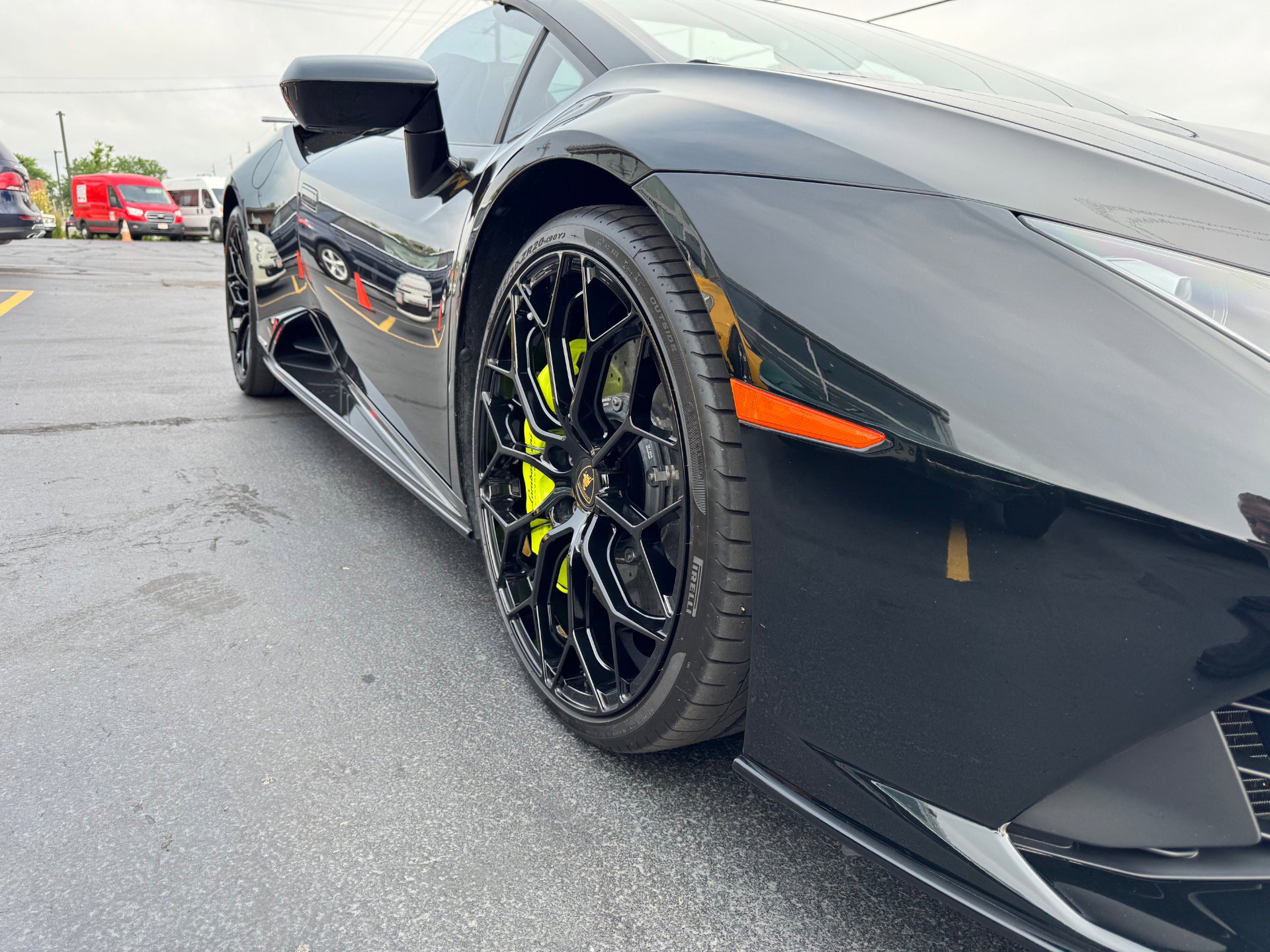 Used 2020 Lamborghini Huracan EVO image 30