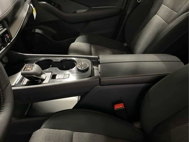 Certified 2025 Nissan Rogue SV image 14