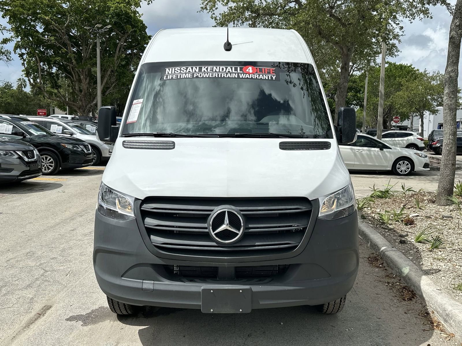 Used 2023 Mercedes-Benz Sprinter 3500 image 4