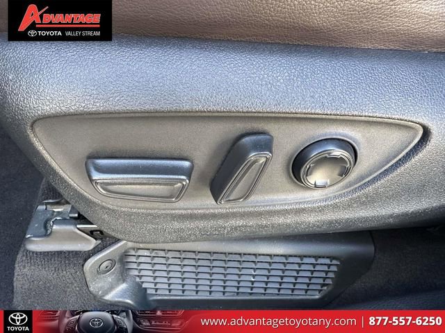 Used 2022 Toyota Sienna Platinum image 22
