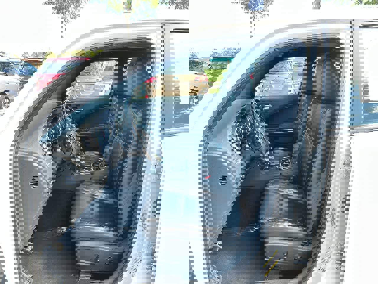 Used 2020 Dodge Charger SXT w/ Leather Interior Group image 21