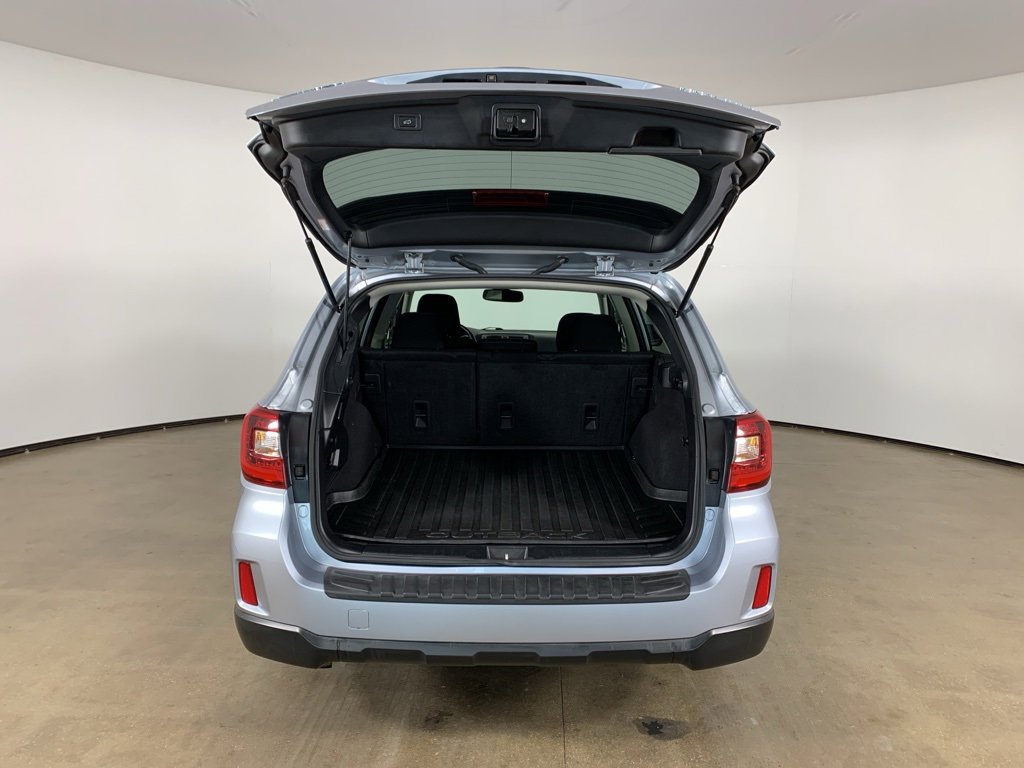 Used 2016 Subaru Outback 2.5i Premium image 12
