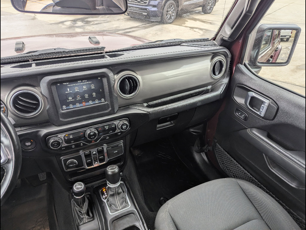 Used 2021 Jeep Wrangler Unlimited Sahara AWD/4WD image 24