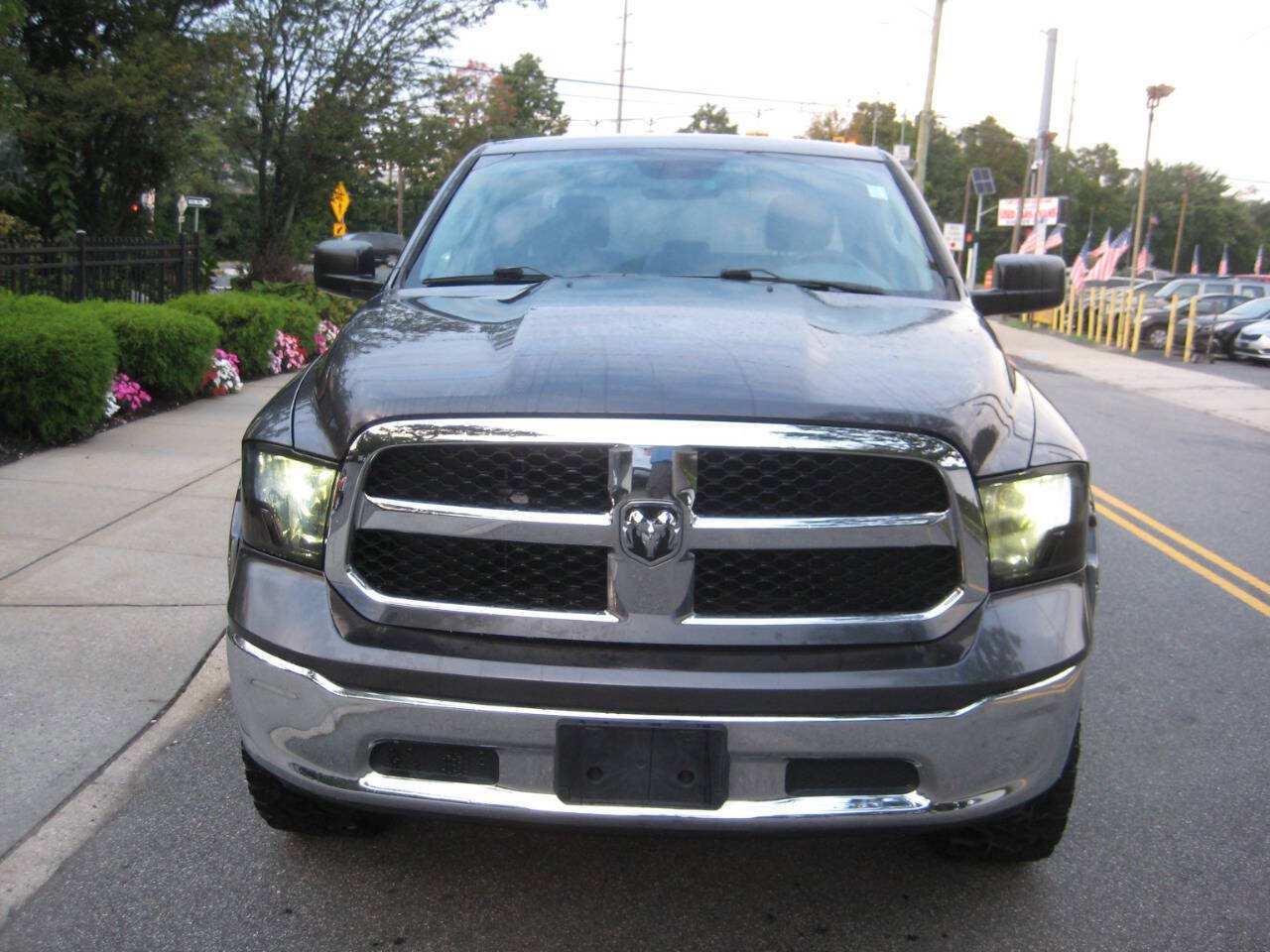 Used 2018 RAM 1500 ST w/ SXT Appearance Group AWD/4WD image 2