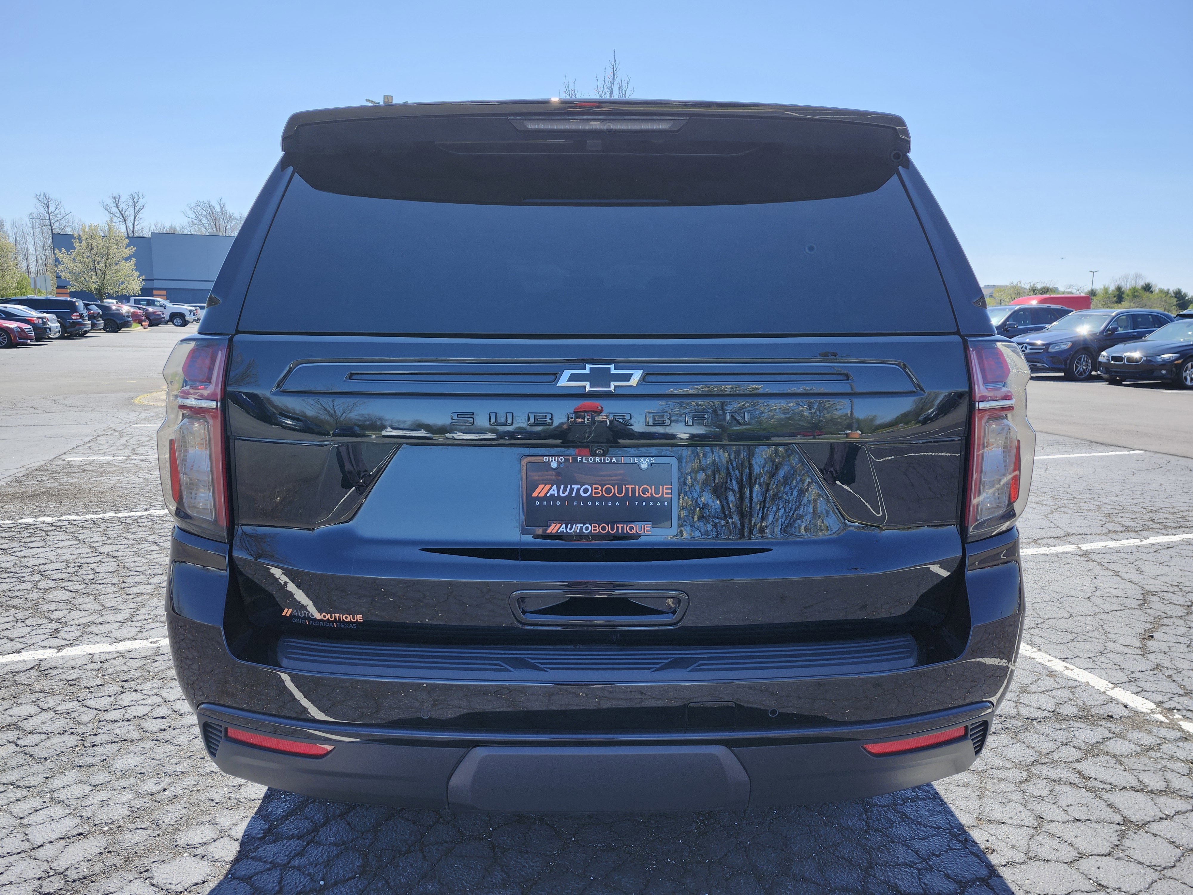 Used 2023 Chevrolet Suburban Z71 w/ Luxury Package image 19