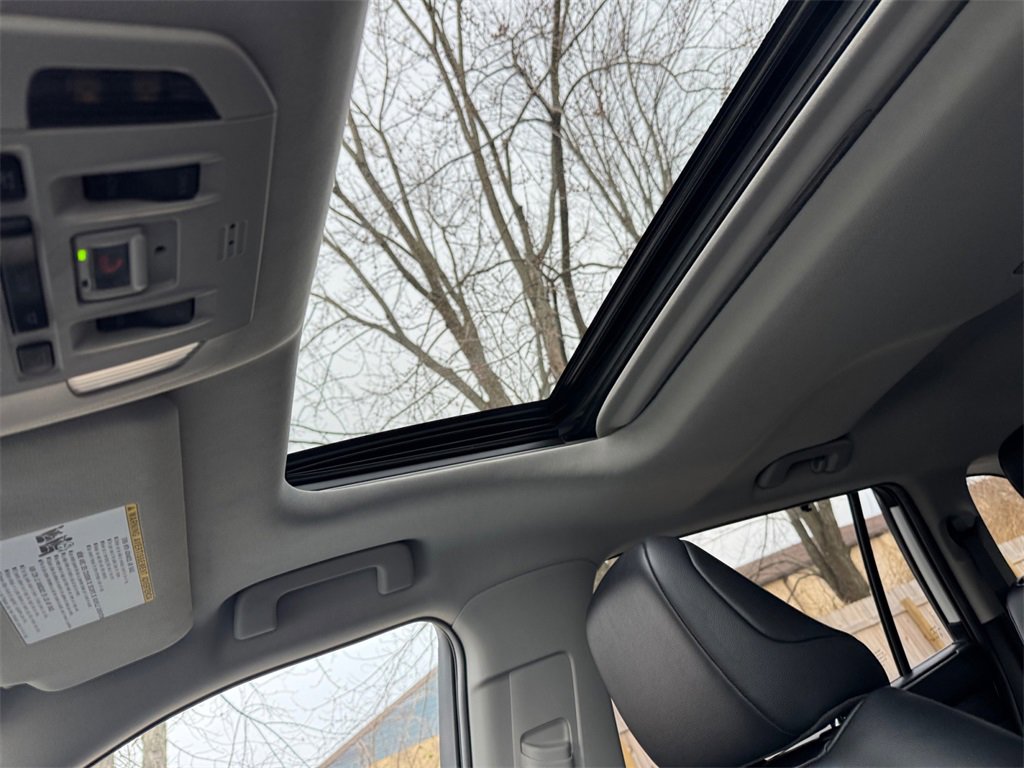 Used 2022 Toyota Highlander XLE image 27