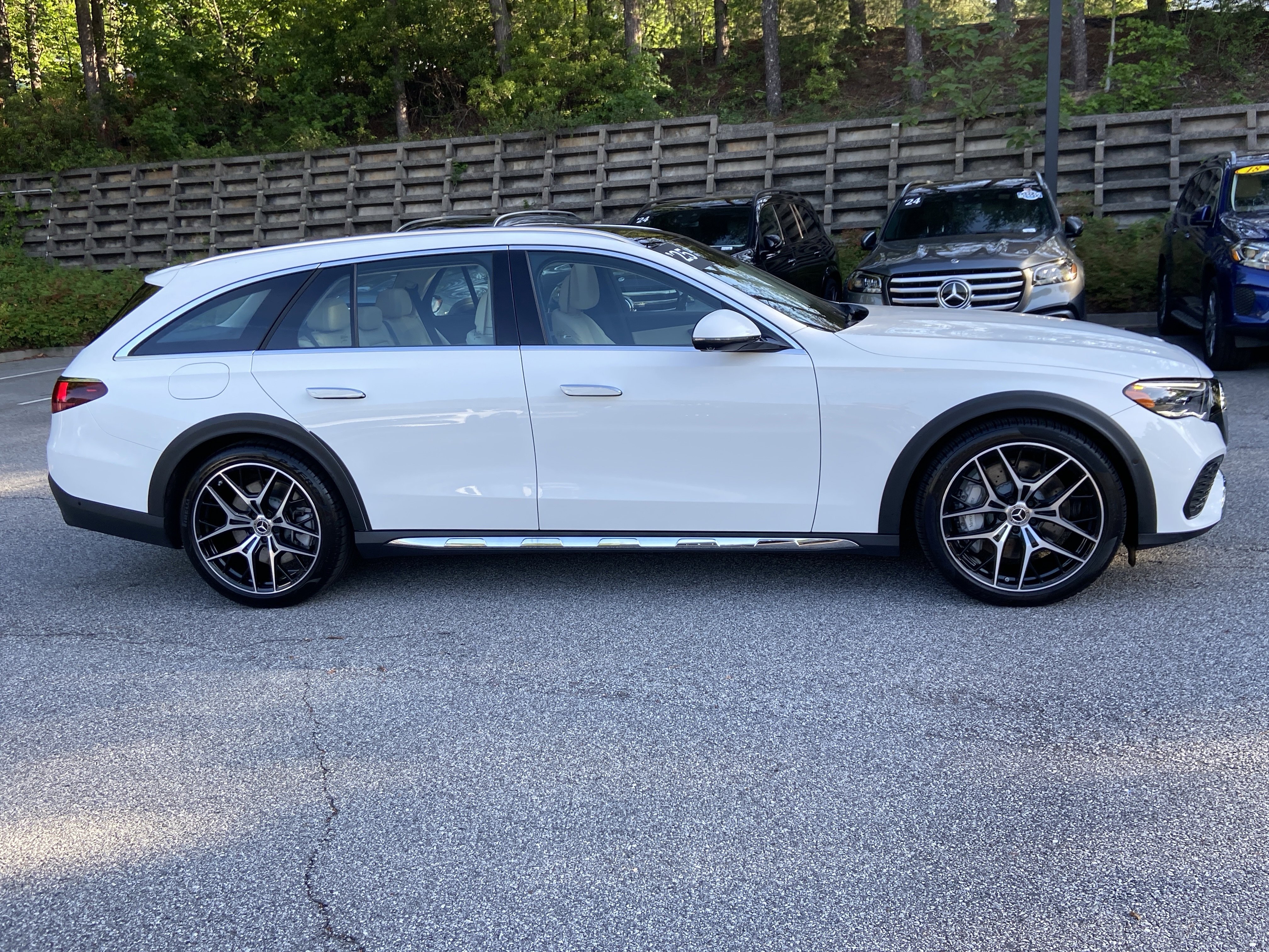 Used 2025 Mercedes-Benz E 450 4MATIC All-Terrain Wagon image 5