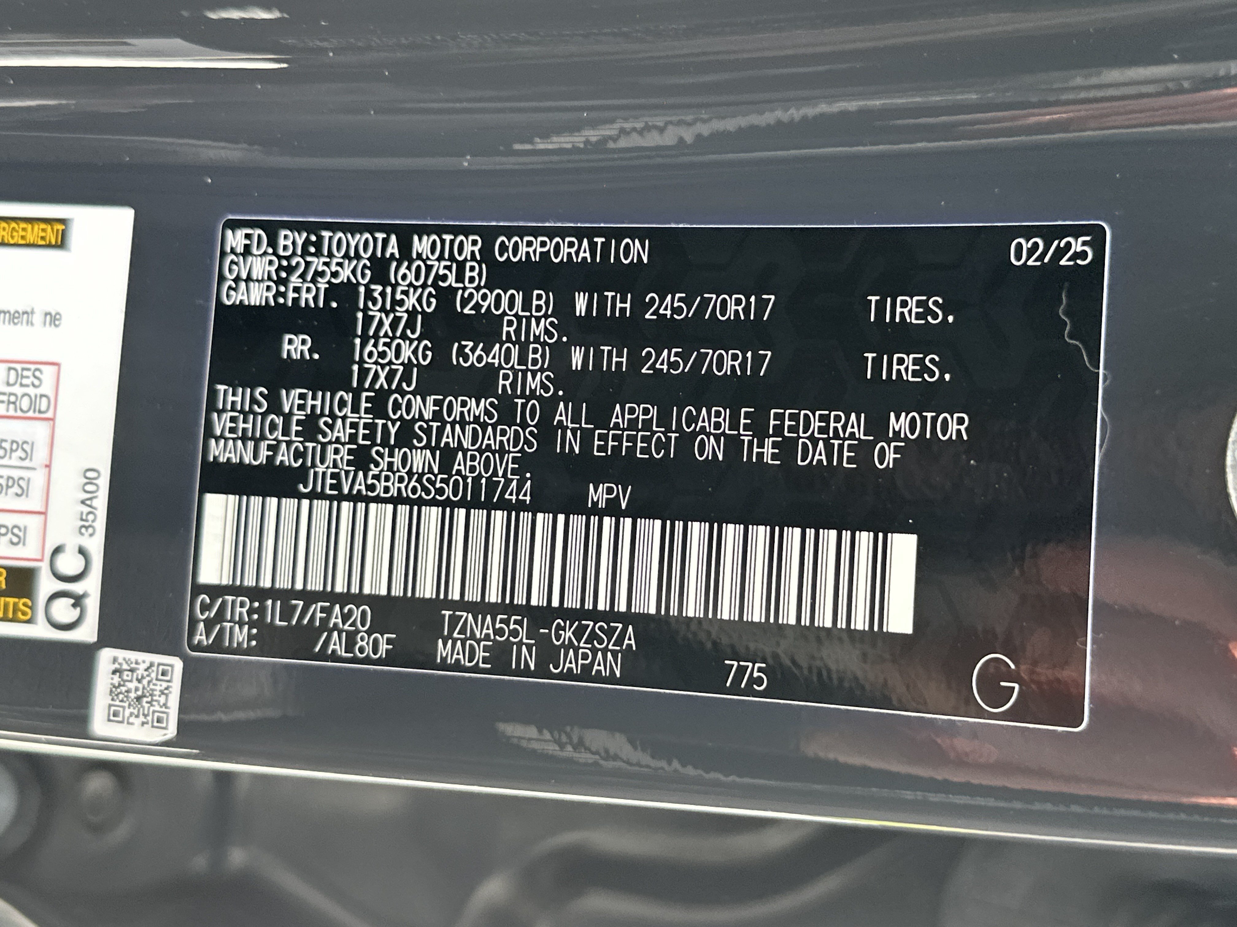 Certified 2025 Toyota 4Runner SR5 AWD/4WD image 35
