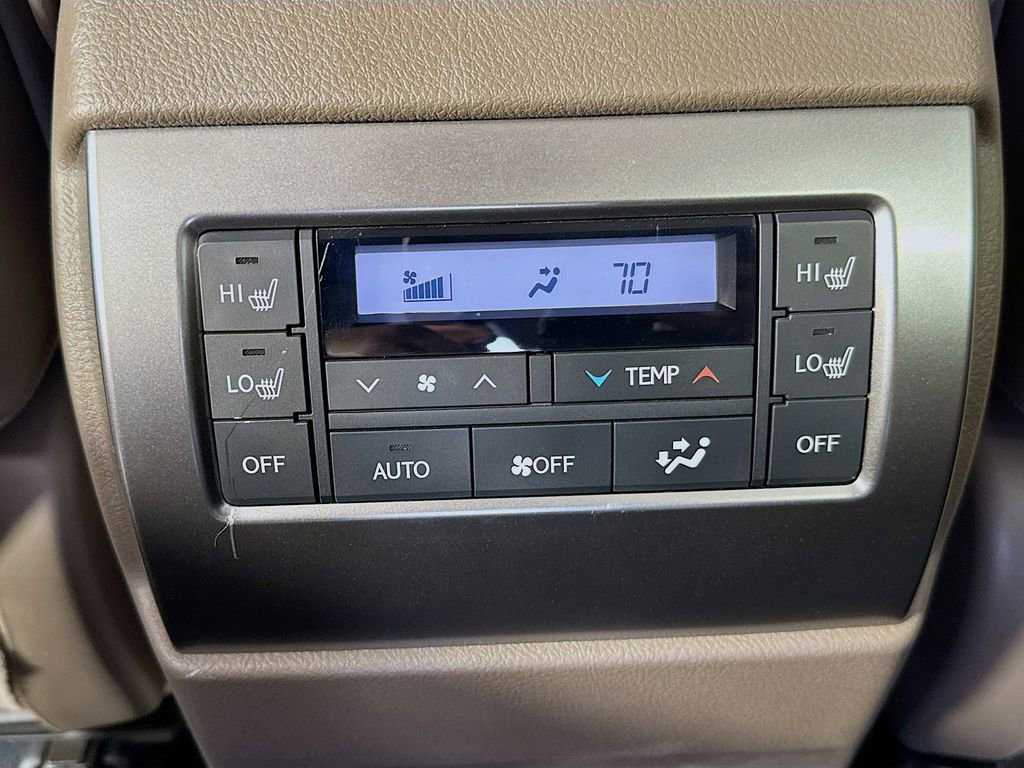 Used 2023 Lexus GX 460 Premium w/ Accessory Package AWD/4WD image 26