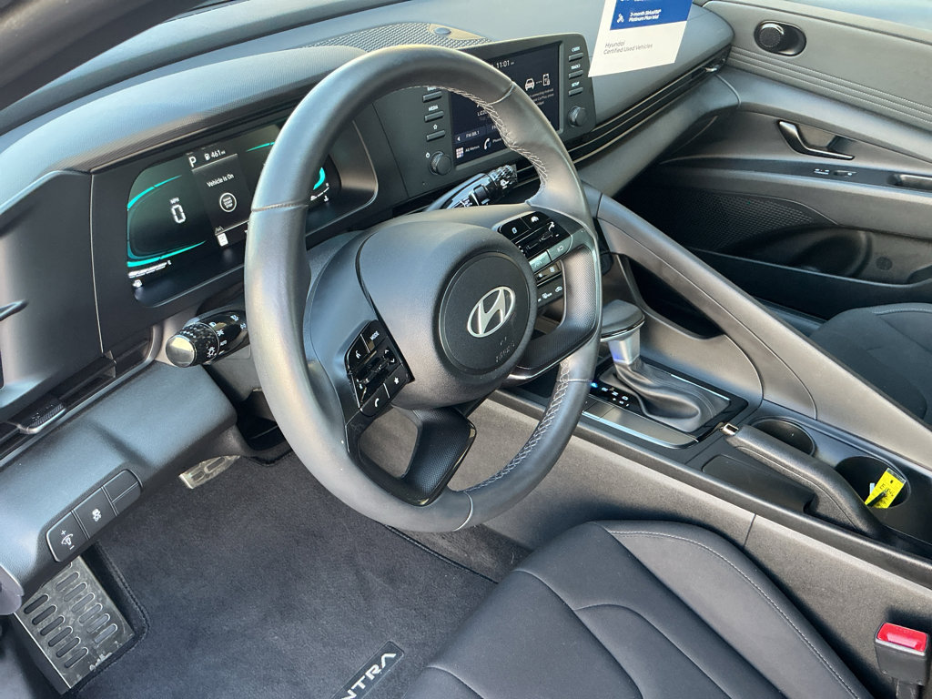 Used 2025 Hyundai Elantra Sport image 10