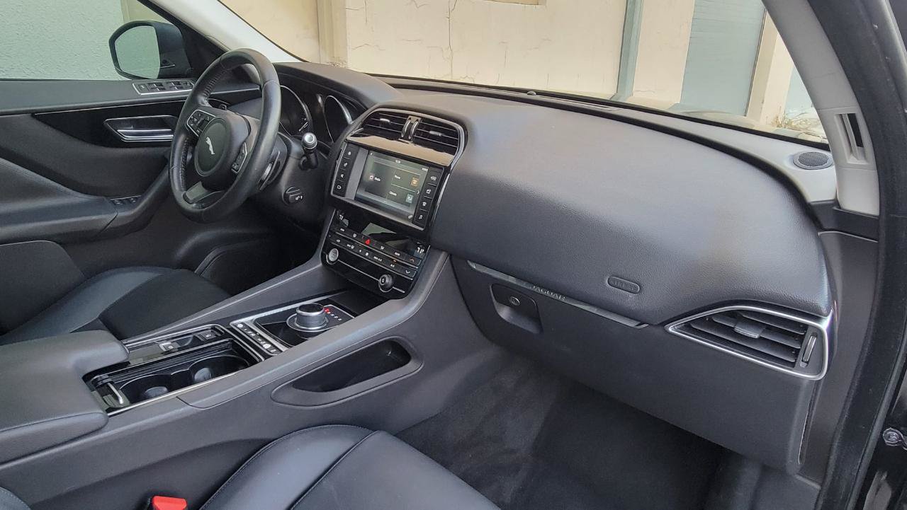 Used 2018 Jaguar F-PACE Premium AWD/4WD image 25